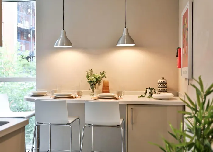 For Students Only - Buccleuch Street In إدنبرة