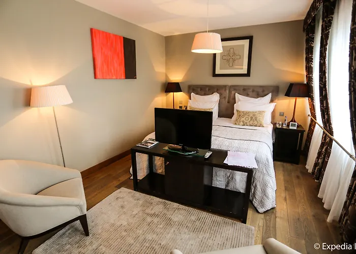 Tigerlily Hotel