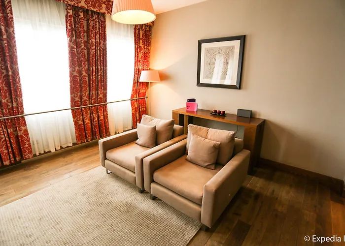 Tigerlily Hotel