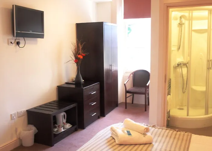 Victoria Park House Hostel