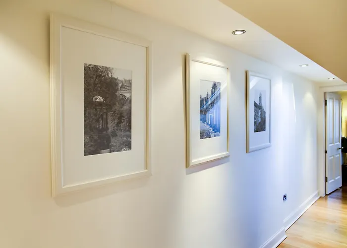 Отель Clarendon Luxury 4*