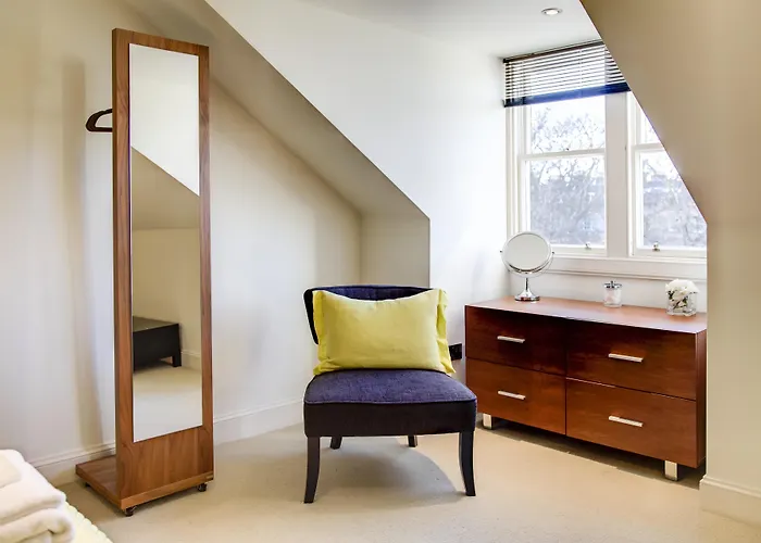 Clarendon Luxury Эдинбург