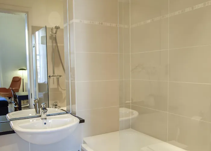 Clarendon Luxury 4* Эдинбург