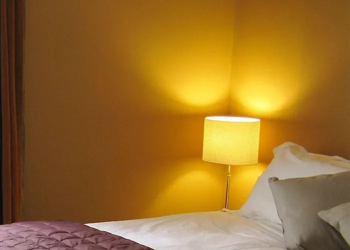 Six Brunton Place 5*