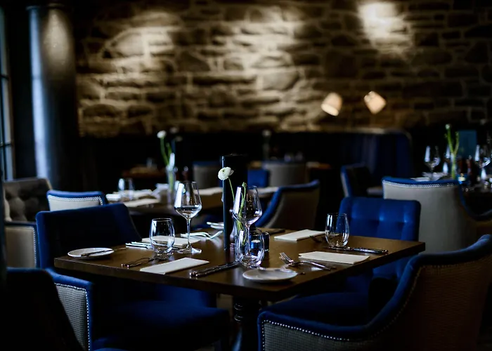 Отель The Raeburn 4*