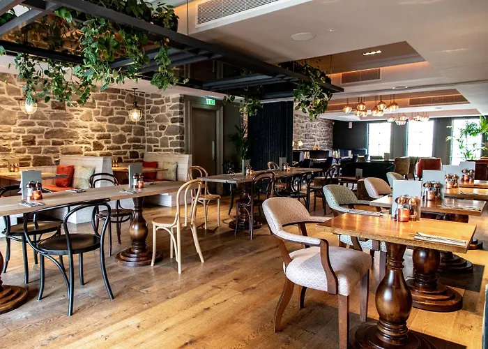 The Raeburn 4*