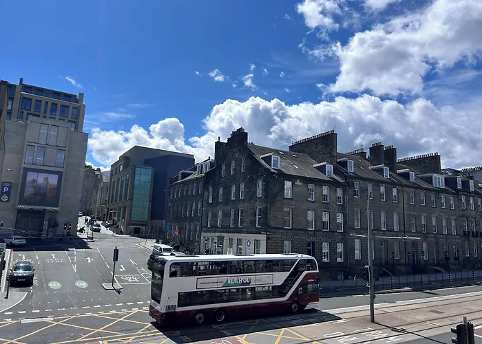 28 York Place 3*