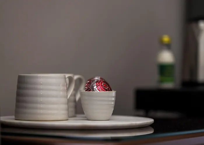 Hotel 28 York Place 3*
