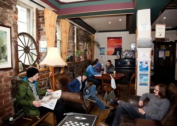 High Street - Over 18s Only, Backpackers Atmosphere (adults Only)