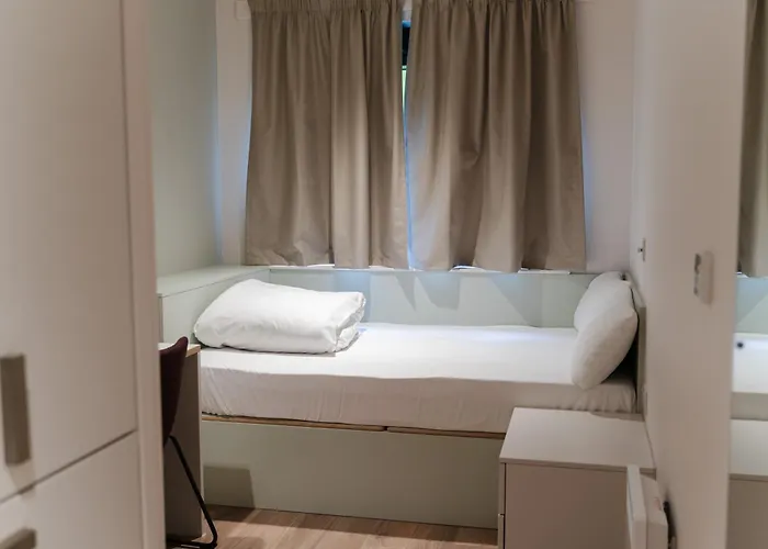 Destiny Student - Burnet Point * Εδιμβούργο