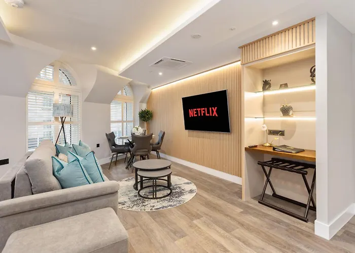 Centre Luxury For 2 דירה *