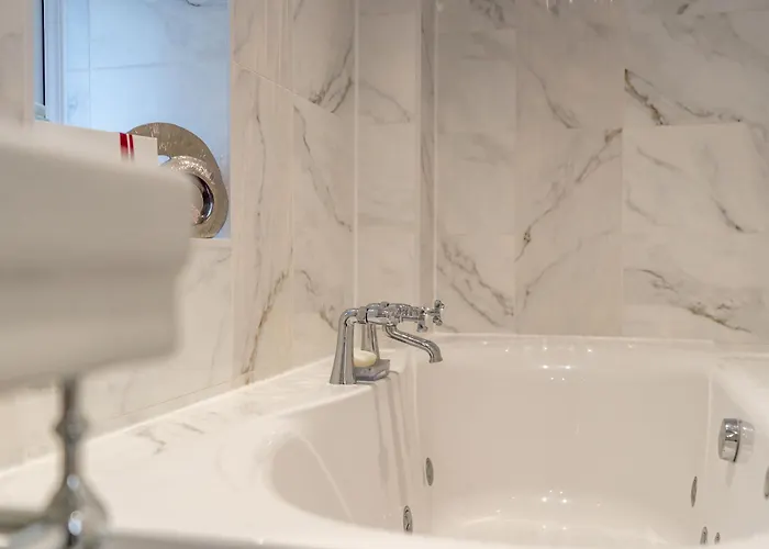 Гостевой дом The Gifford 4*