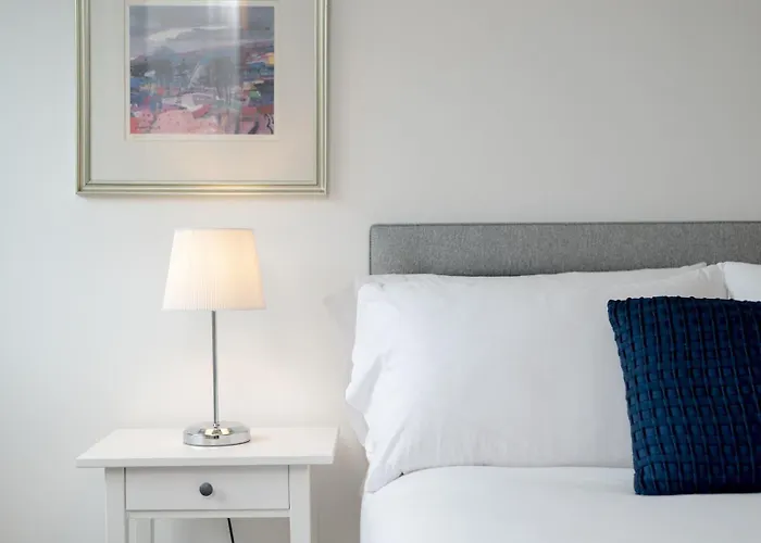 Pass The Keys Spacious Bright Modern Flat * إدنبرة