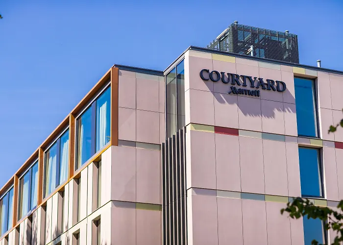 Courtyard By Marriott West 4*