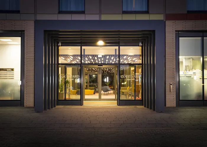 Courtyard By Marriott West Hotel 4*