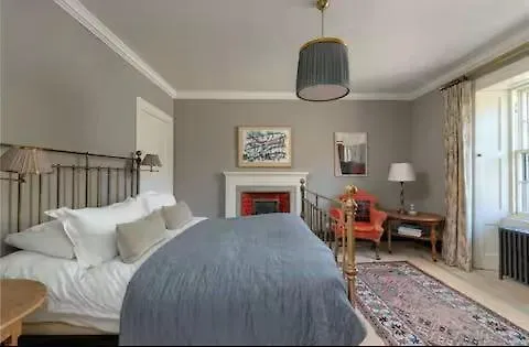 Holiday home Elegant Georgian Retreat With Views Of Arthurs Seat