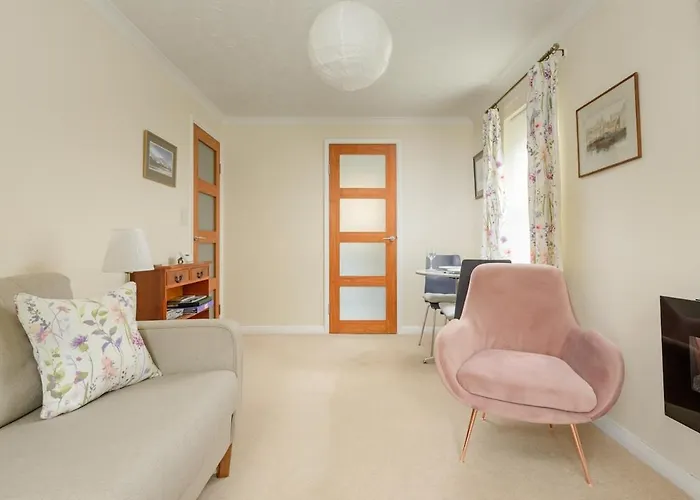 Lovely - Craighouse Gardens דירה *