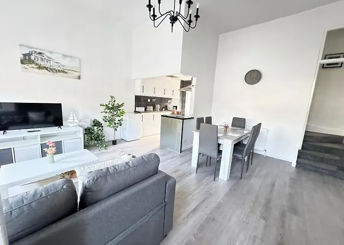 Spacious 2br By Portobello דירה *