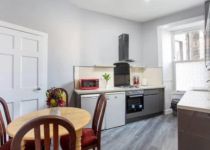 Apartment Stunning 2-bed In Edinburgh