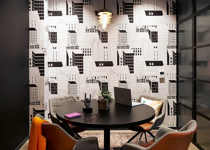 Moxy 4* Edinburg