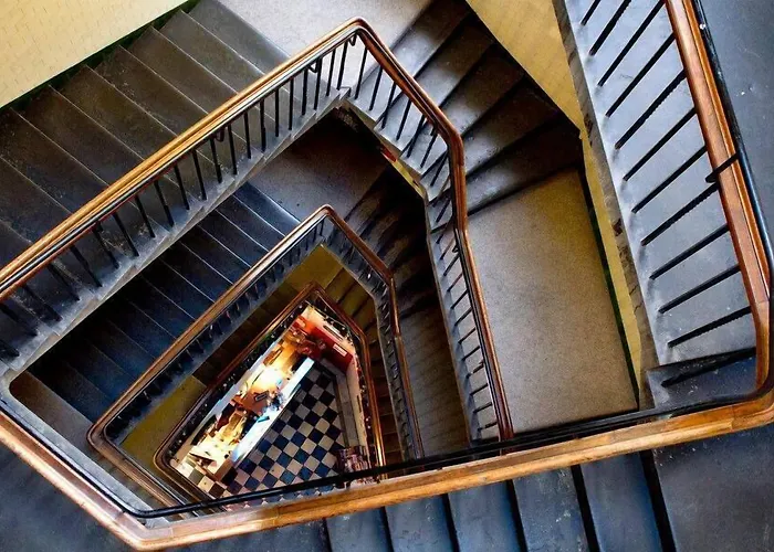 Backpackers - Over 18s Only *