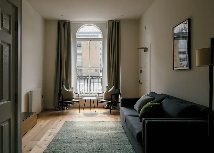 33 Castle Terrace 4*