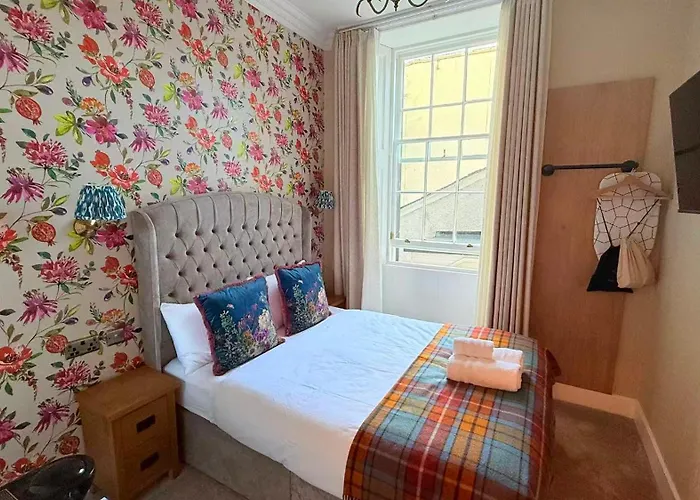 Armadillo Guest House- Adults Only Guest house *