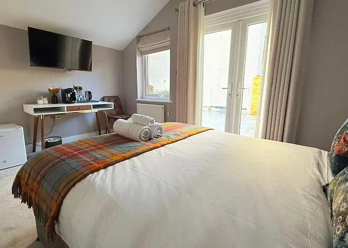 Armadillo Guest House- Adults Only *