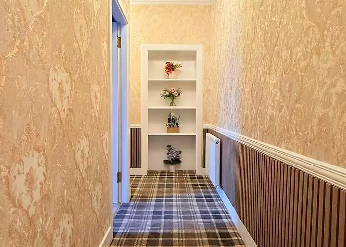 Armadillo Guest House- Adults Only