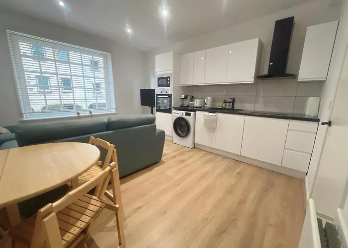 Two Cozy In A Residential * Edinburgh