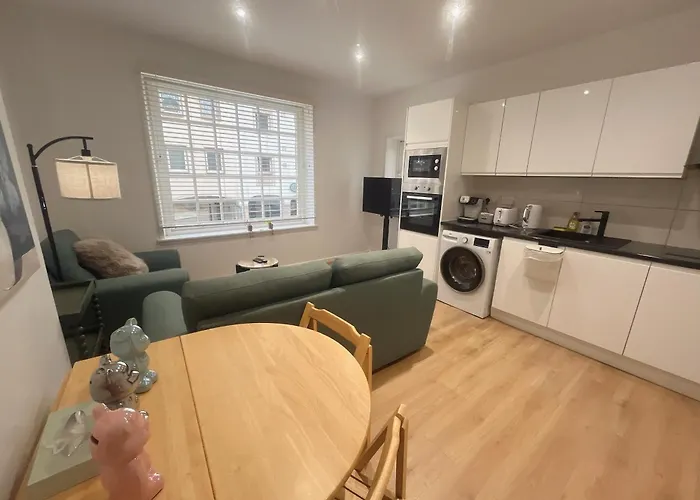 Two Cozy In A Residential * Edinburgh
