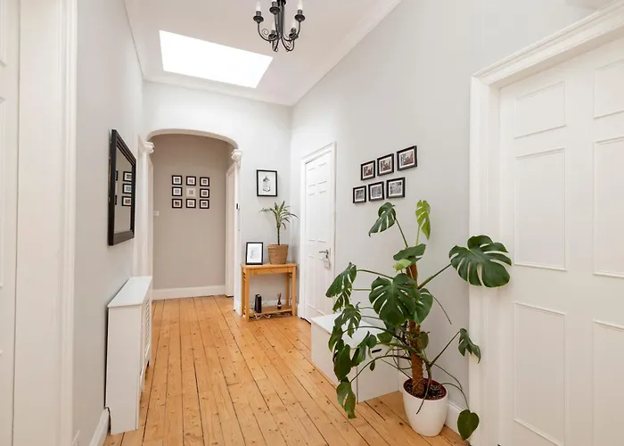 Chic And Stylish 2-bedroom Near Centre * Edinburgh