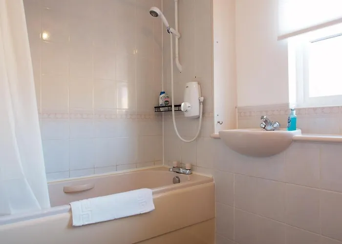 דירה Fettes - Homely 2bd In Quiet Development אדינבורו