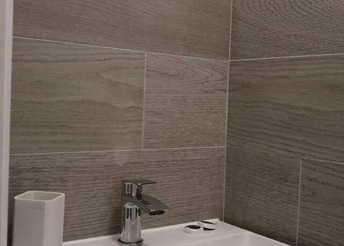 Elegant 3br At Haymarket * إدنبرة