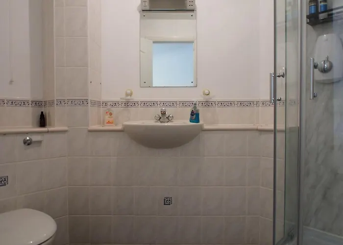 דירה Fettes - Homely 2bd In Quiet Development אדינבורו