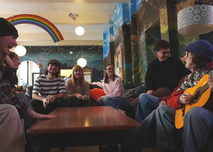 High Street - Over 18s Only, Backpackers Atmosphere (adults Only) * Edinburg