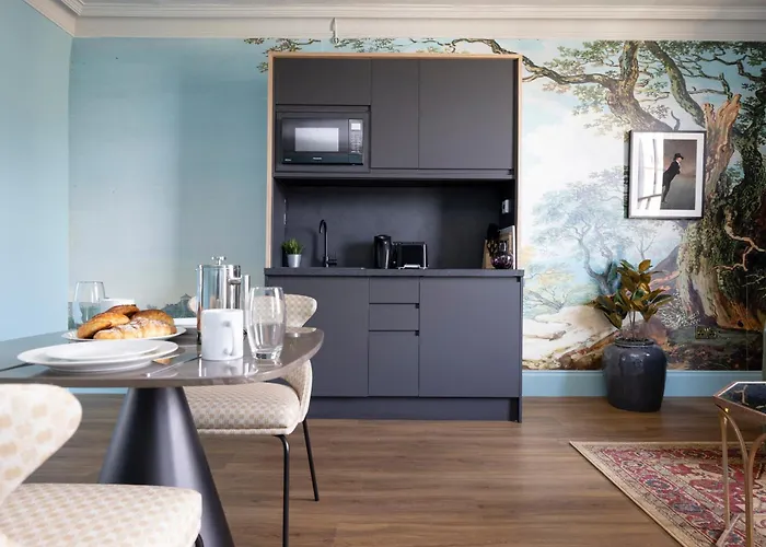 30 Castle Street 3* Edinburgh