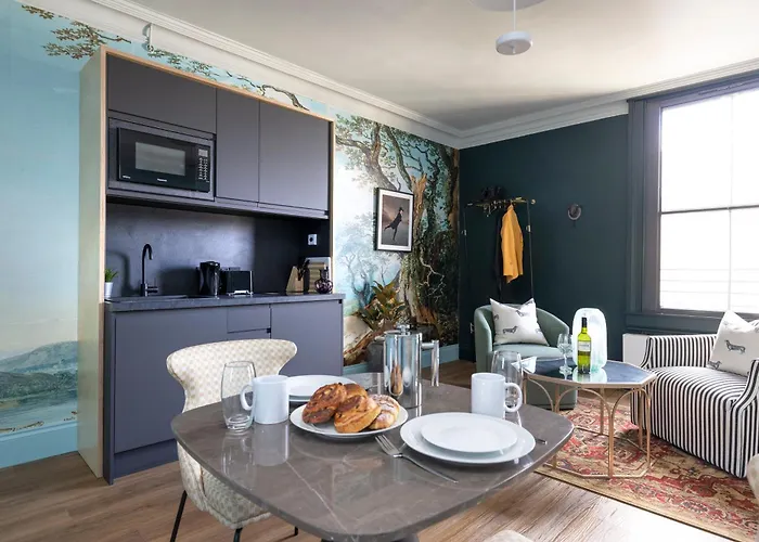 30 Castle Street Aparthotel