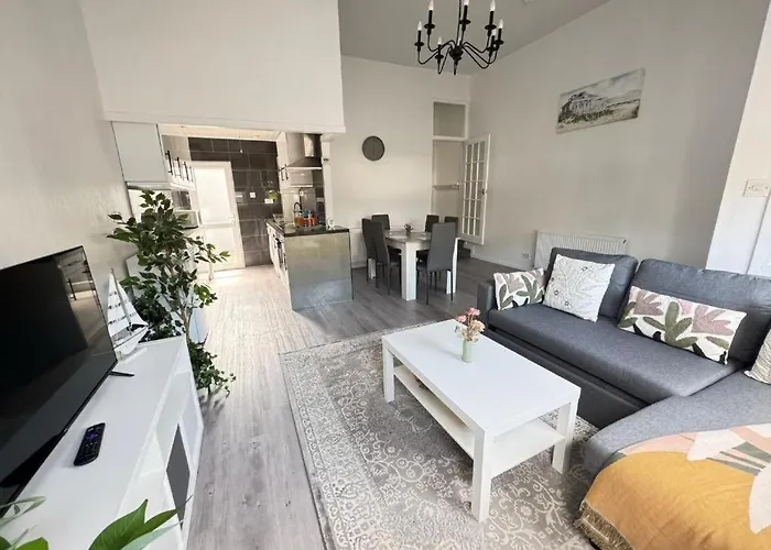 Spacious 2br By Portobello אדינבורו