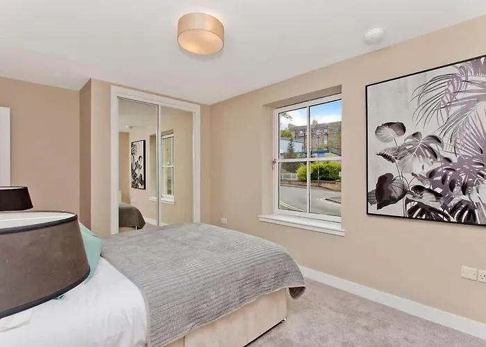 Modern 2 Bed With Parking Daire *