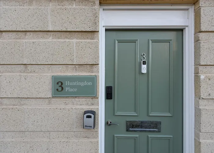 Modern 2 Bed With Parking *