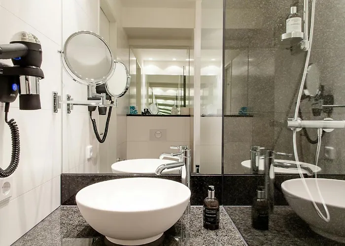 One Edinburgh-princes Эдинбург