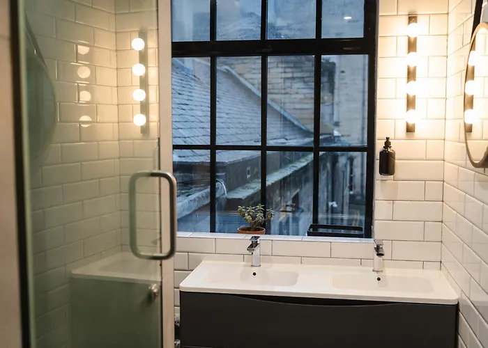 Code - The Loft, Albergue