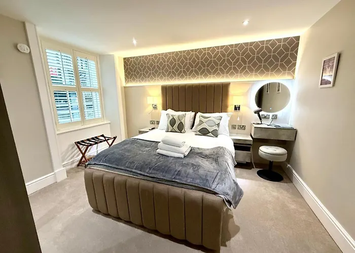 Ultra Modern, Stylish Next To Princes St Apartament