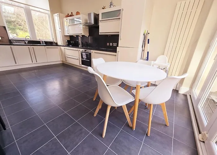 Delightful 4 Bedroom Family In Newington - Craigmillar Park 3* Edinburgh