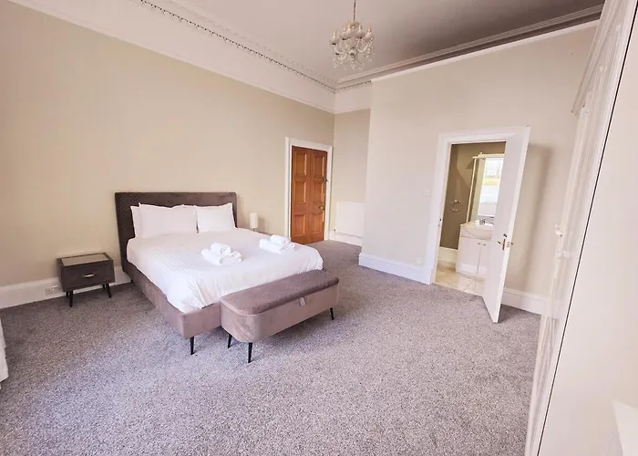 Delightful 4 Bedroom Family In Newington - Craigmillar Park Edinburgh