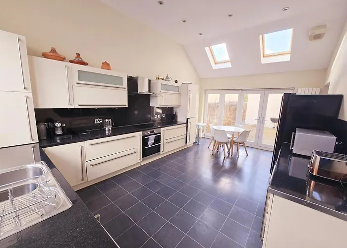 Delightful 4 Bedroom Family In Newington - Craigmillar Park Guest house Edinburgh