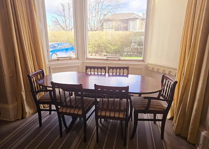 Delightful 4 Bedroom Family In Newington - Craigmillar Park Guest house Edinburgh