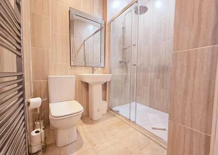 Delightful 4 Bedroom Family In Newington - Craigmillar Park Guest house 3*