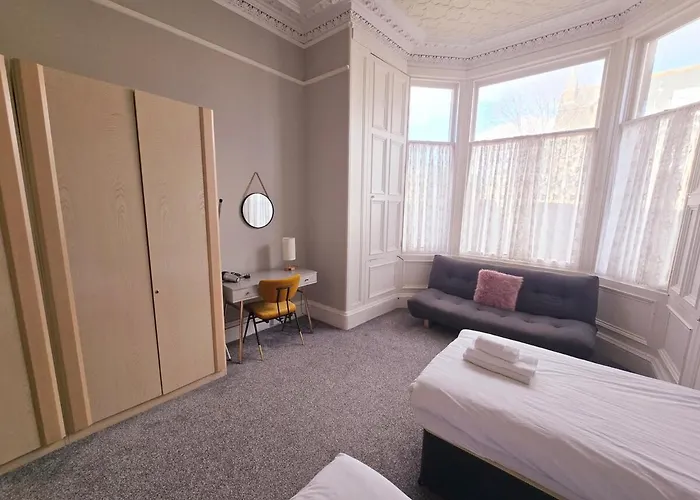 Delightful 4 Bedroom Family In Newington - Craigmillar Park